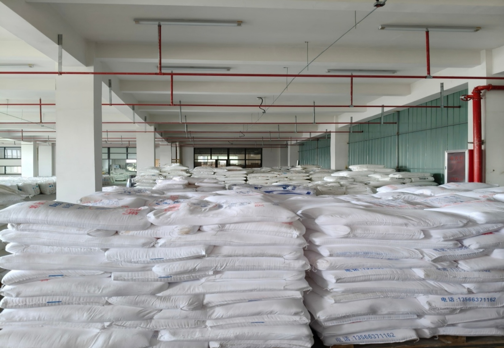 Raw material displaye